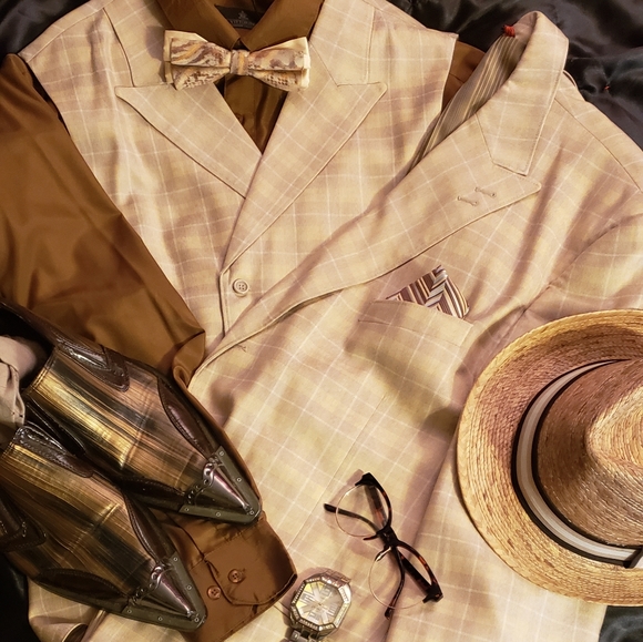 Men's 3 Piece Tan and Beige Suit